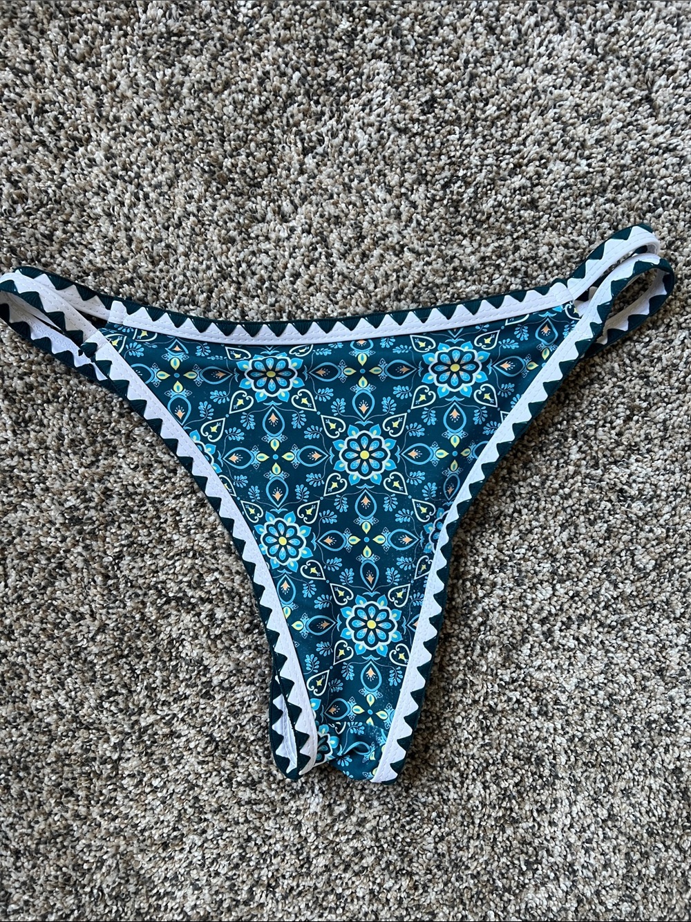 Turquoise pattern bikini swimsuit - Picture 4 of 4